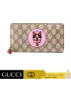 กระเป๋าสตางค์ GUCCI GG SUPREME ZIP AROUND WALLET WITH BOSCO PATCH IN BEIGE (BEIGE/EBONY)