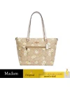 กระเป๋าสะพายไหล่ COACH C3252 GALLERY TOTE IN SIGNATURE CANVAS WITH DAISY PRINT (IMOTV) กระเป๋าสะพายไหล่ COACH C3252 GALLERY TOTE IN SIGNATURE CANVAS WITH DAISY PRINT (IMOTV)