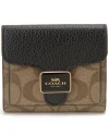 กระเป๋าสตางค์ COACH C7805 SIGNATURE CANVAS SNAP PEPPER WALLET (IMLOV)