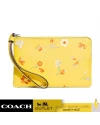 กระเป๋าสตางค์คล้องมือ COACH C8701 CORNER ZIP WRISTLET WITH MYSTICAL FLORAL PRINT (SVYEO)