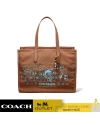 กระเป๋าสะพายไหล่ COACHTOPIA CQ858 TOTE IN 100% RECYCLED CANVAS: COACHTOPIA CREATURES (DBM)